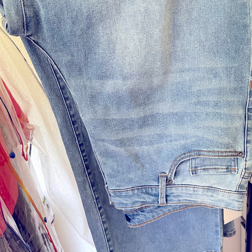 High Rise Crop Wide Leg Jeans - Picture 7 of 7
